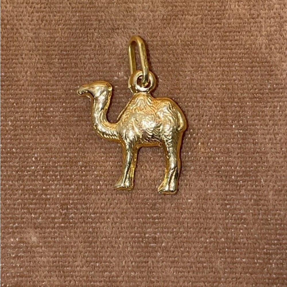 Genuine 750 18K Solid Camel Pendant Charm Necklace Bracelet Vintage (not 14K)